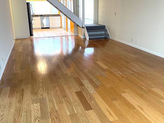 3rd image of 1386 Sydney Dr