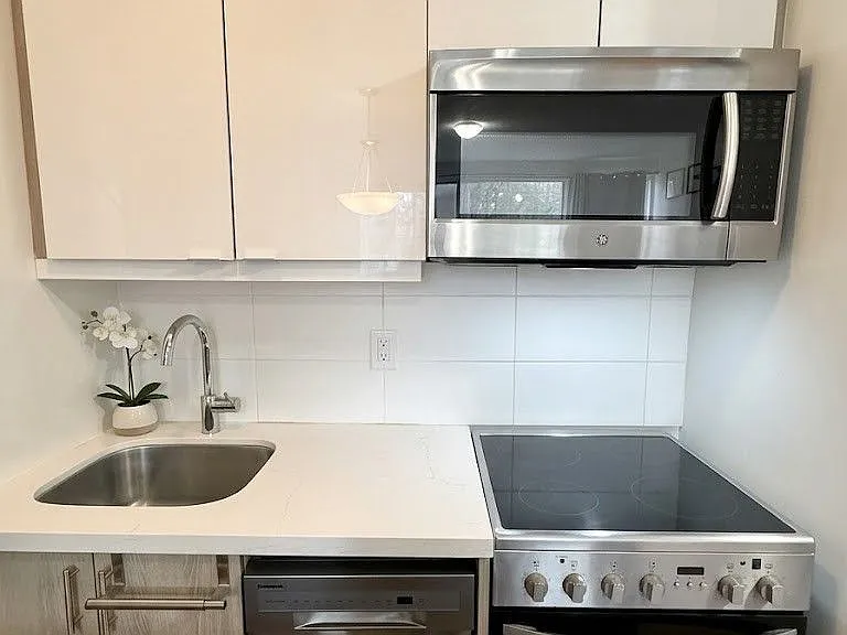 140 Springhurst Ave #1 — Photo 6