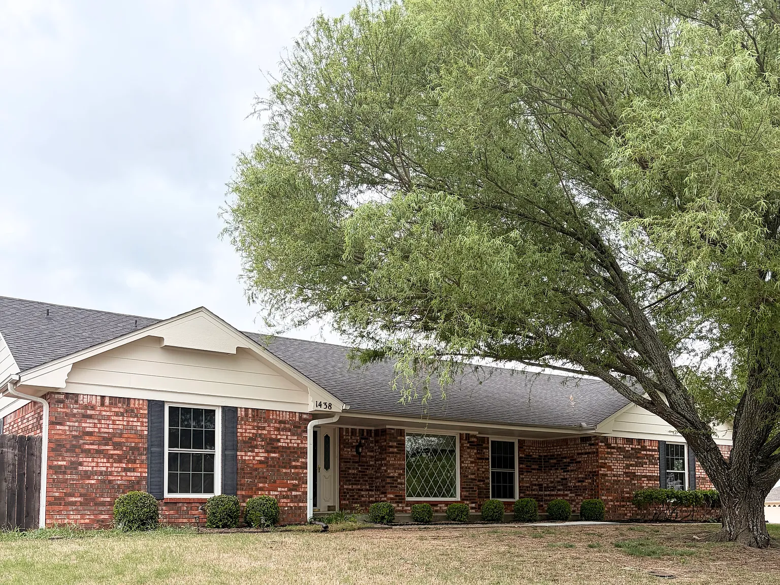 3 bed, 2045 sqft, $1,800 — Photo 2