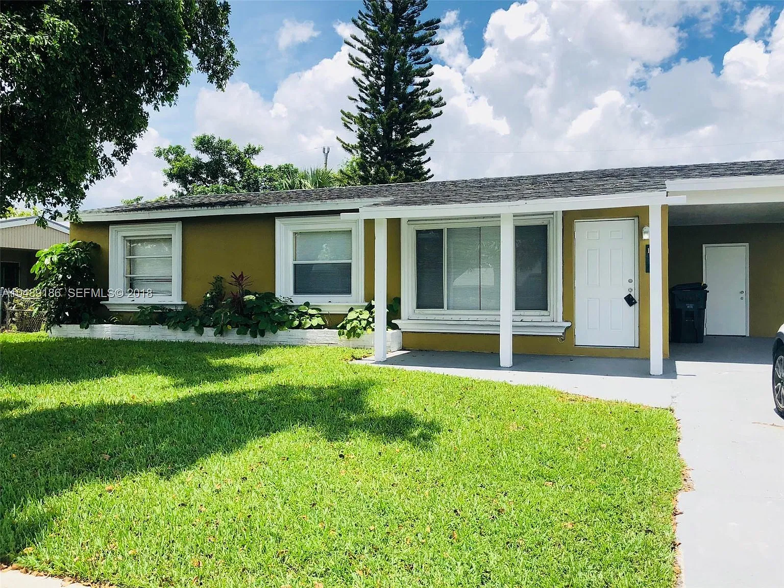 3 bed, 2.0 bath, 1000 sqft, $2,600 — Photo 2