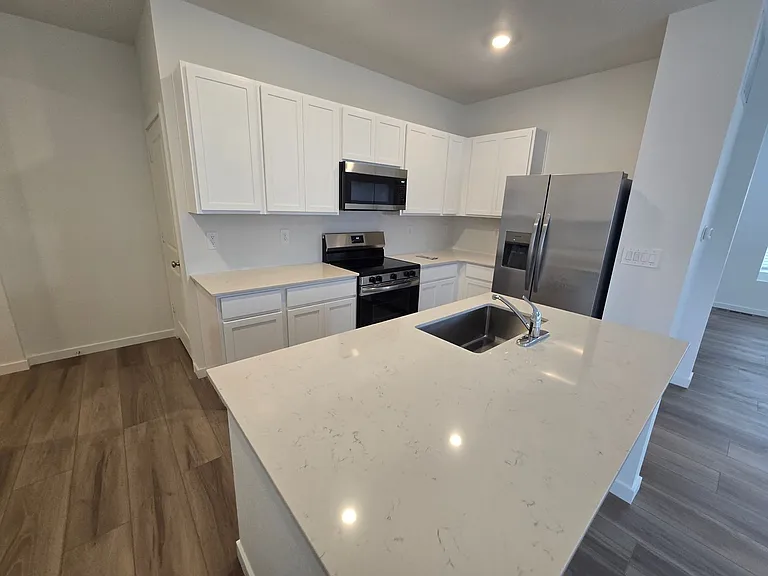 15274 Clayton St — Photo 3