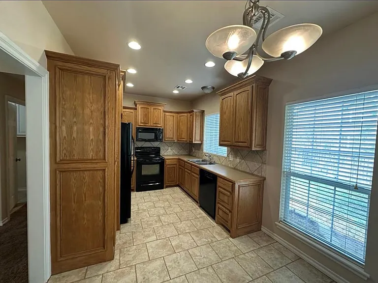 1808 E Eastern Ave — Photo 5