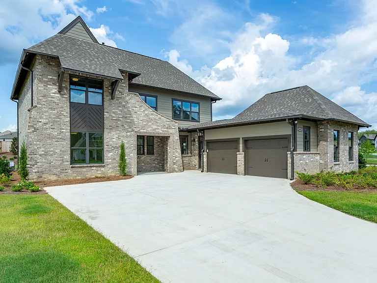 3441 Blackridge Dr — Photo 1