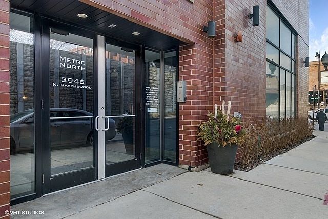 1st image of 3946 N Ravenswood Ave APT 410