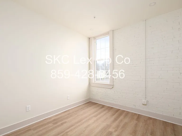 139 N Main St #A — Photo 12