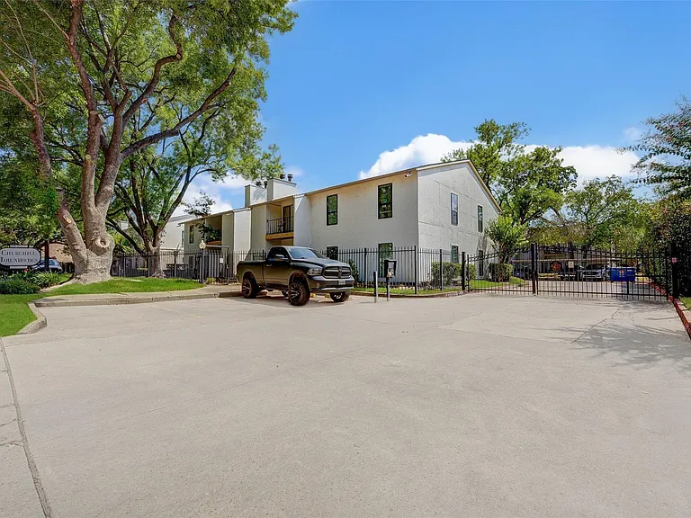 2425 Augusta Dr #22 — Photo 35