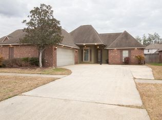 34236 Spring Lake Dr, Walker, LA 70785