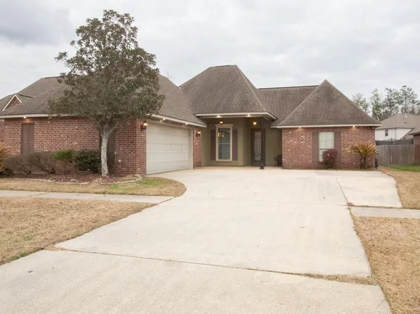 34236 Spring Lake Dr, Walker, LA 70785