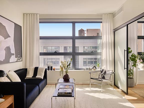 2nd image of 547 W 47th St Room 621