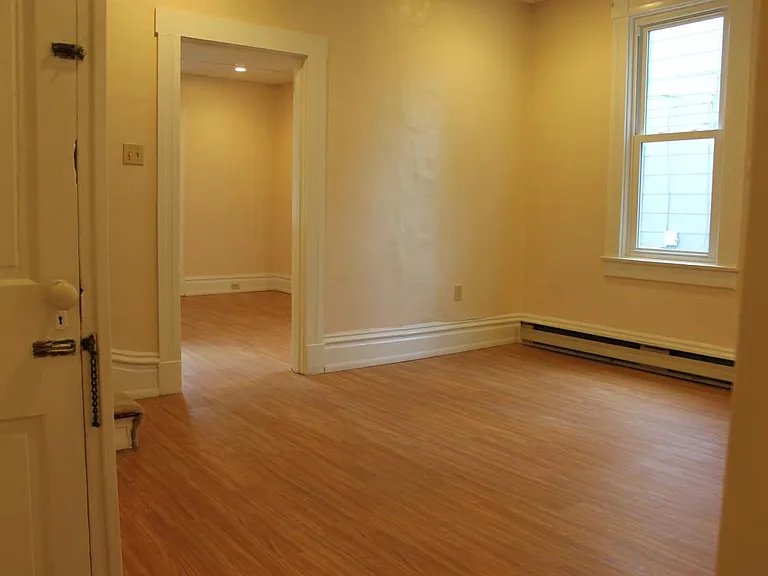 116 College Ave — Photo 5