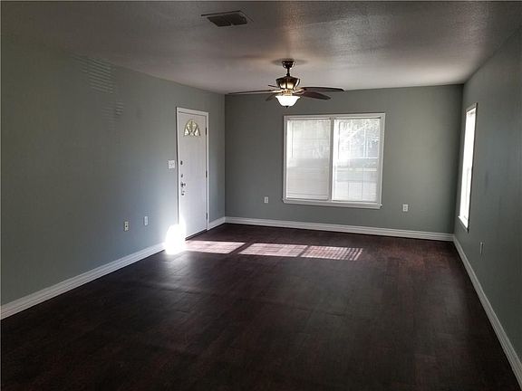 2nd image of 718 Texas Ave