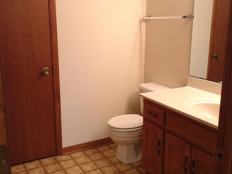 717 Ridgewood Dr — Photo 8