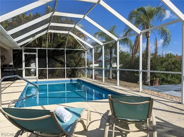 546 SE 4th St, Cape Coral, FL 33990