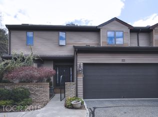171 Van Winkle Ln, Mahwah, NJ 07430
