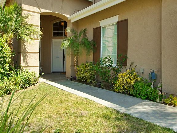 3rd image of 2327 Gillingham Cir