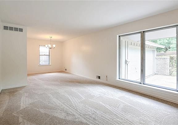 3rd image of 619 Opal Ln
