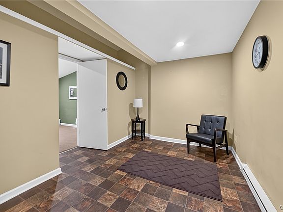 5th image of 88 Whitcomb Rd