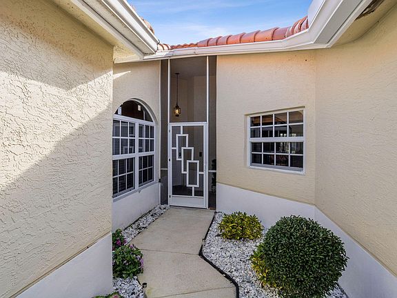 3rd image of 6184 Floral Lakes Drive