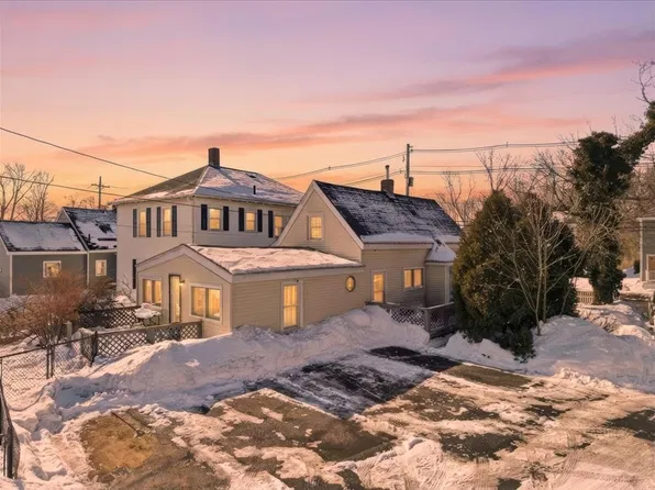 1 Campbell Ct, East Taunton, MA 02718