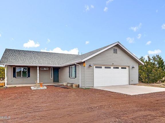 2nd image of 918 E Liane Blvd