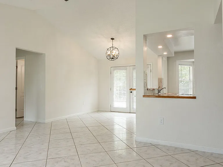 2254 Matthew Cir — Photo 3