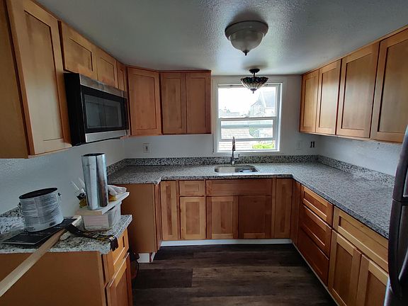 2nd image of 1224 N I St #302
