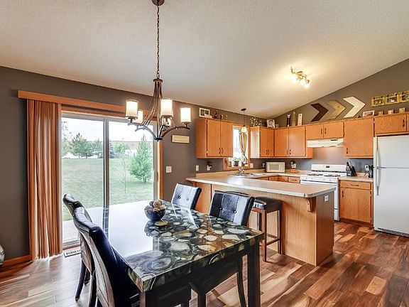 5th image of 3664 Redford Ln