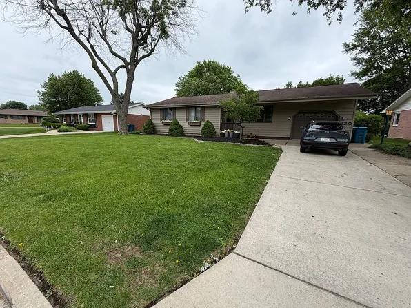 820 14th St, Peru, IL 61354