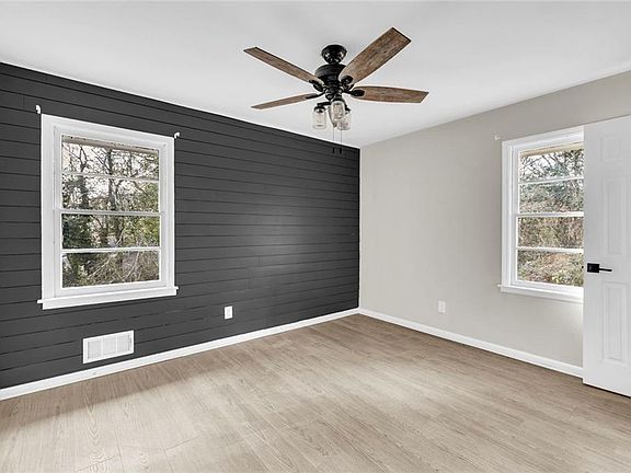 5th image of 2406 Tilson Rd