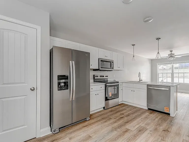 139 Harrison Ln SE #A — Photo 4