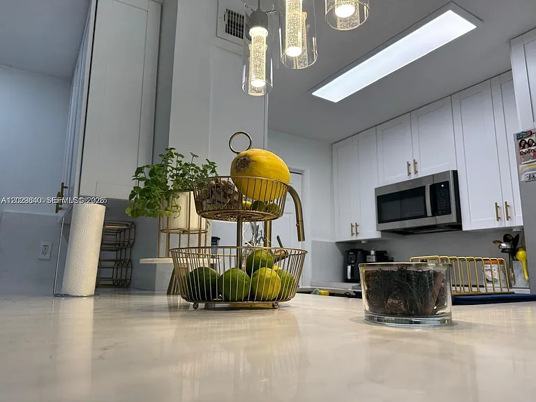 995 Riverside Dr #111 — Photo 5