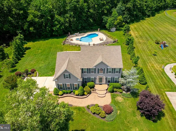 25 Fawn Hollow Ln, Mullica Hill, NJ 08062