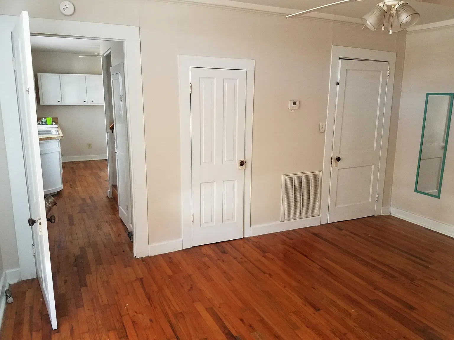 2 bed, 800 sqft, $1,000 — Photo 1
