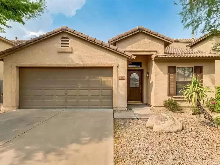 4420 E High Point Dr — Photo 2