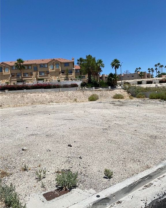 2nd image of 3647 S Pointe Cir