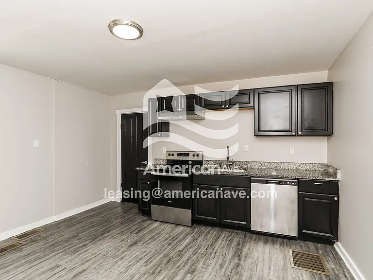 1114153_005_kitchen_5.jpg