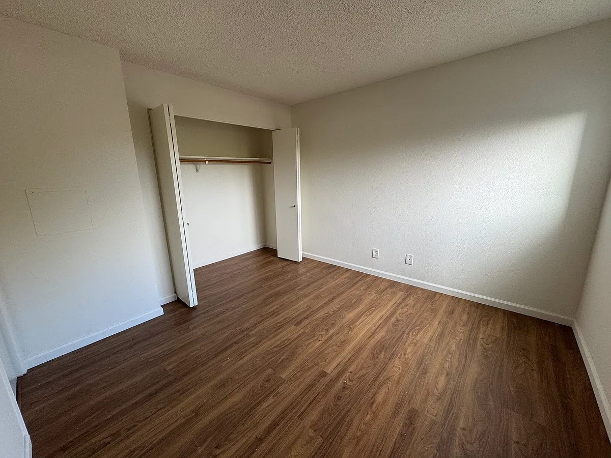 Building Photo - 7373 Davenport Rd #B