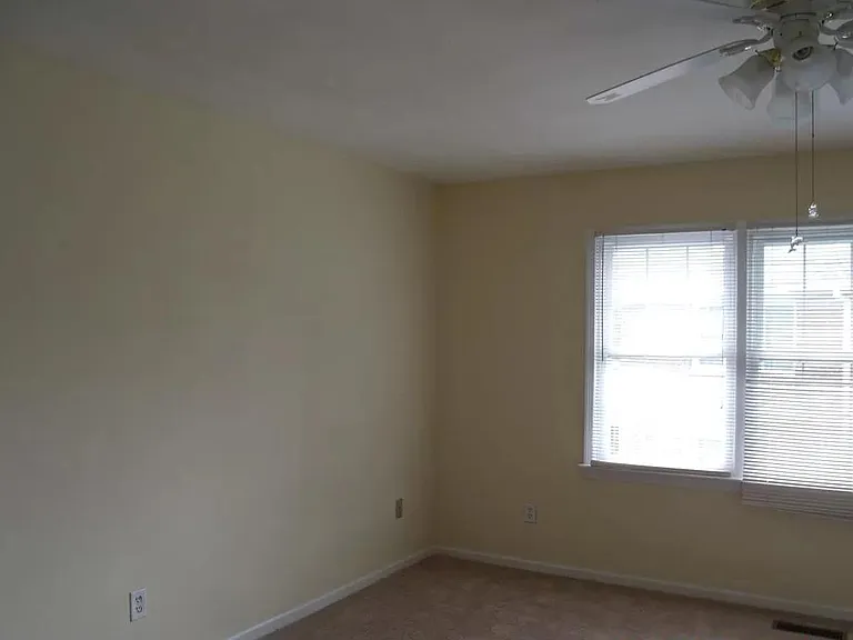 209 Amersham Dr #G — Photo 12
