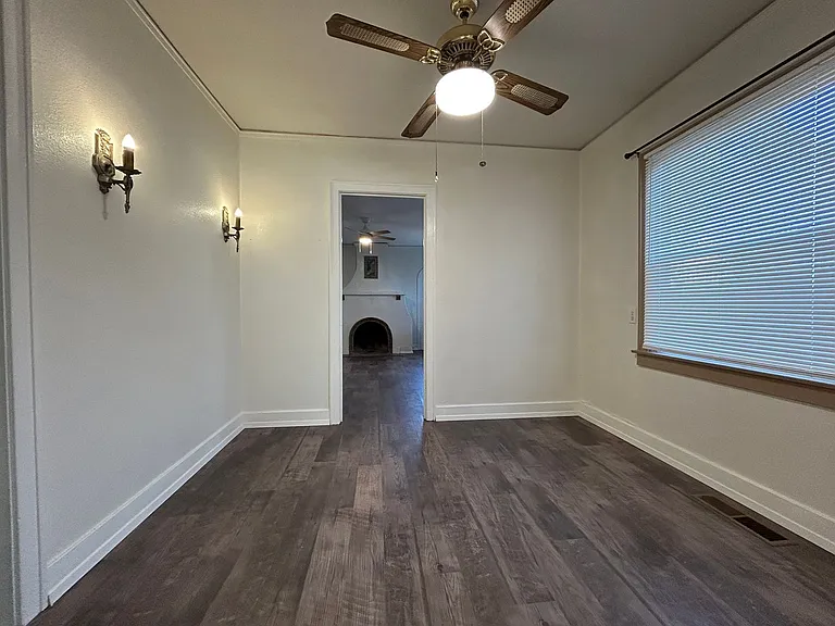 1305 Montgomery St — Photo 5