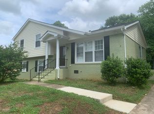 6101 Farm Pond Ln, Charlotte, NC 28212
