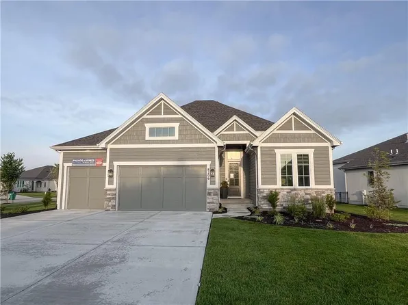 8148 Roundtree St, Lenexa, KS 66220