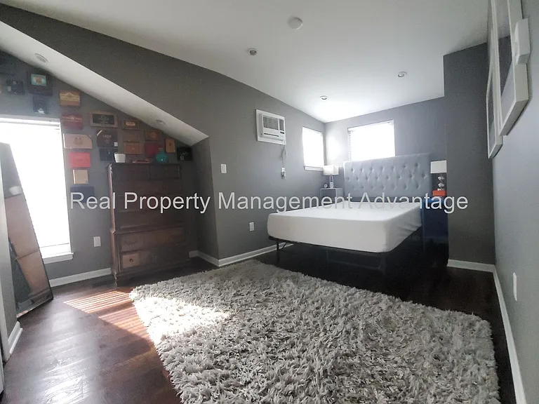 340 E. Cambourne. — Photo 18