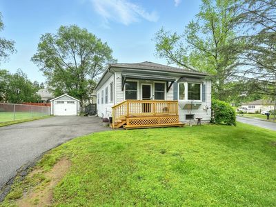 2 Pierce St, Feeding Hills, MA, 01030