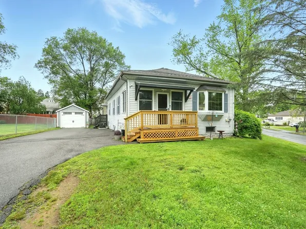 2 Pierce St, Feeding Hills, MA 01030
