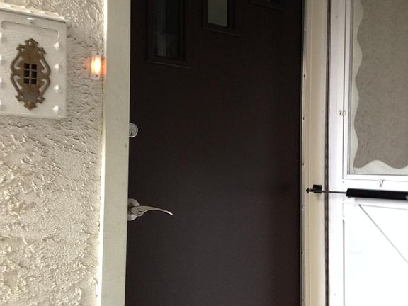 Private Rear Entrance
