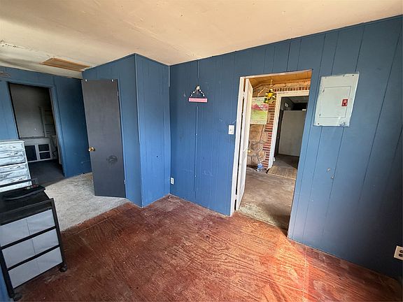 4th image of 503 N Main St