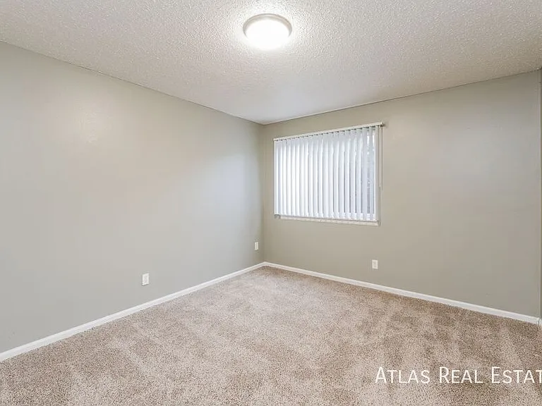 2610/2614 E Fountain Boulevard — Photo 30