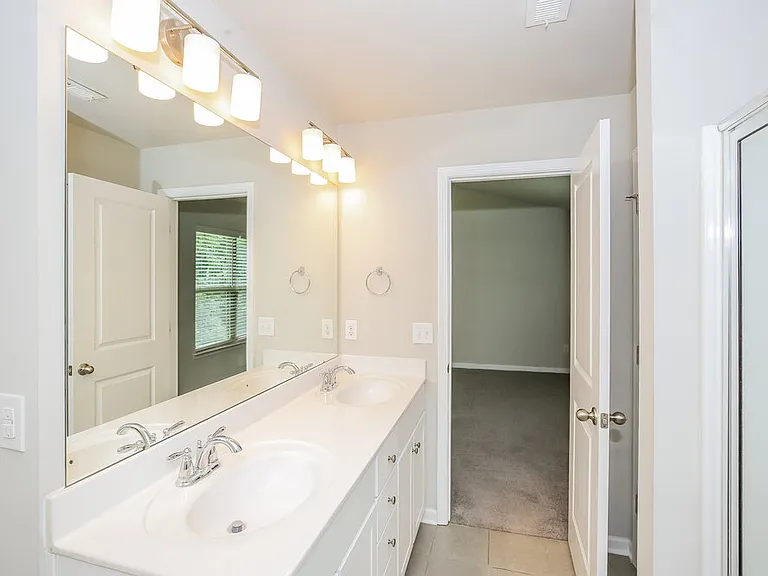 1019 Helms Rd — Photo 11