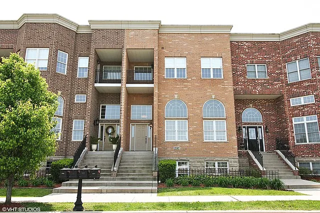25307 W Saint Elizabeth Dr photo 1