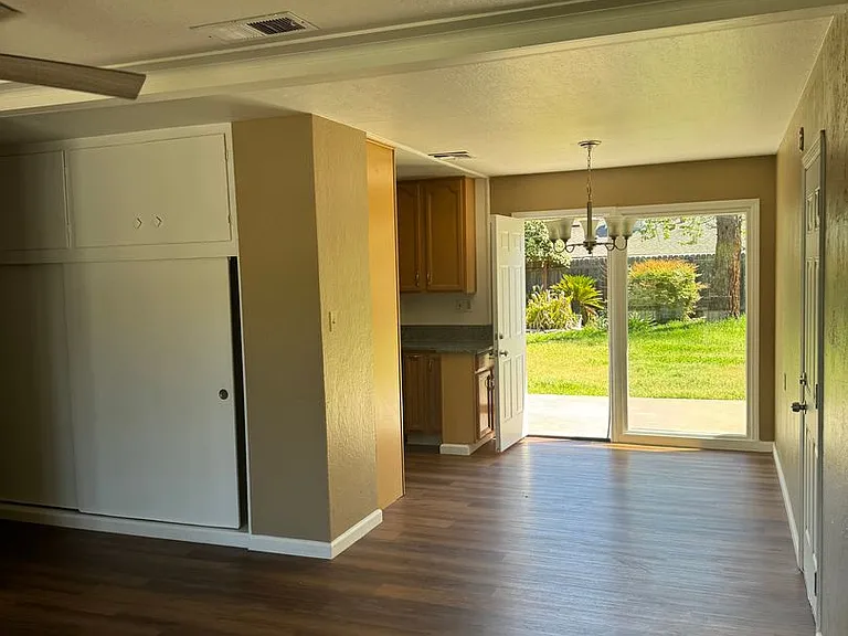 2124 Ethan Way — Photo 6